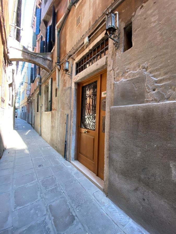 Alloggi Ai Tessitori Venice Exterior photo